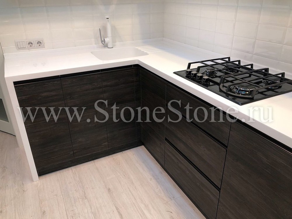 ���������� �� �������������� ����� Caesarstone Frosty Carrina
